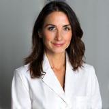 Foto professionale di Elena Conti, Quality Control Specialist.